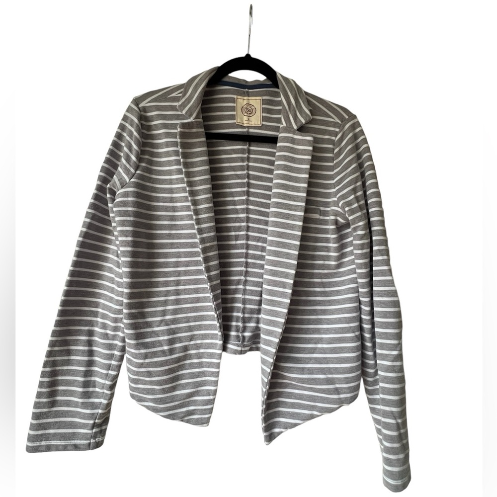 SO gray &white striped casual blazer, size medium, no buttons